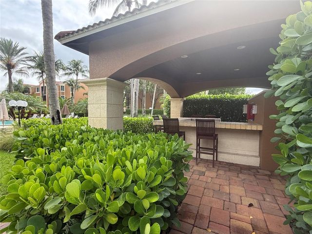 1180 RESERVE WAY 302, Naples, FL 34105