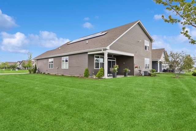 849 Americana Avenue, Pingree Grove, IL 60140
