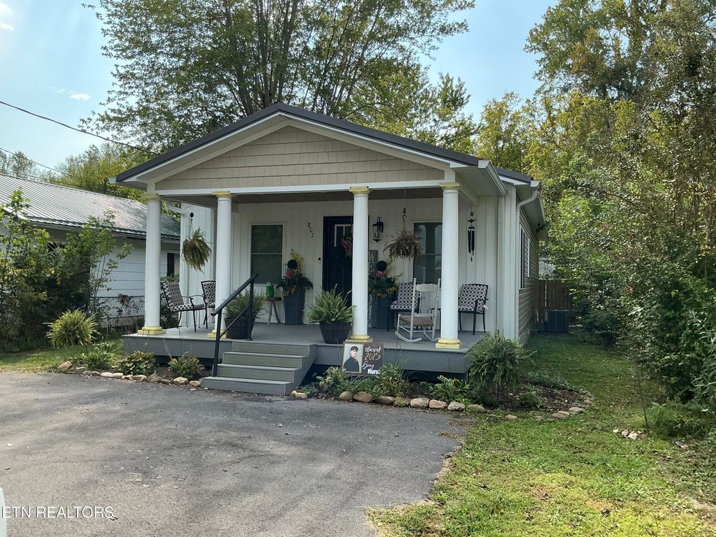 807 Exeter Ave, Middlesboro, KY 40965