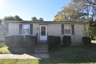 1807 Maymont Dr, Murfreesboro, TN 37130
