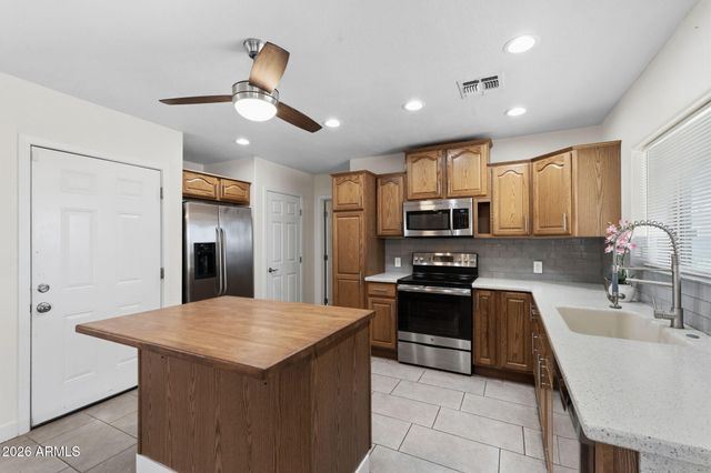 15158 S COUNTRY CLUB Drive, Arizona City, AZ 85123