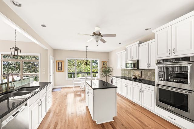 521 Summit Oaks Ct, Nashville, TN 37221