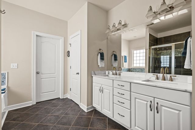 521 Summit Oaks Ct, Nashville, TN 37221