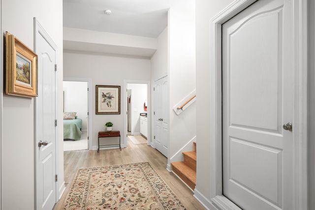 521 Summit Oaks Ct, Nashville, TN 37221