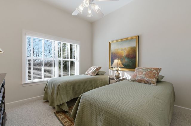 521 Summit Oaks Ct, Nashville, TN 37221