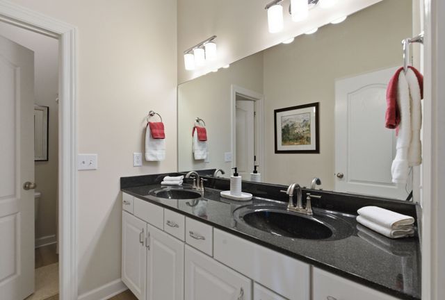 521 Summit Oaks Ct, Nashville, TN 37221