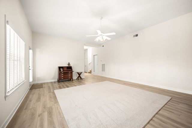 521 Summit Oaks Ct, Nashville, TN 37221