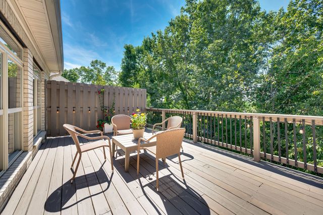 521 Summit Oaks Ct, Nashville, TN 37221