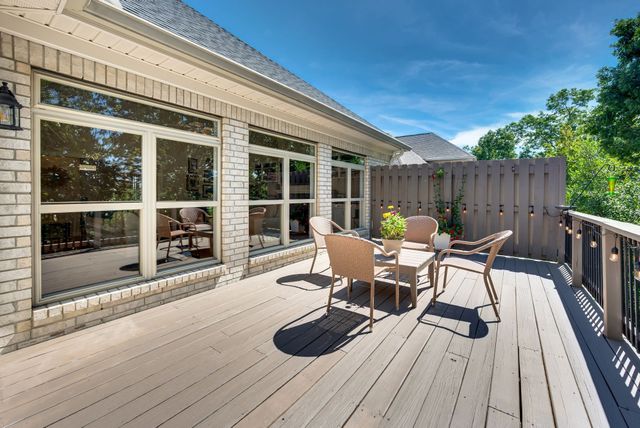 521 Summit Oaks Ct, Nashville, TN 37221