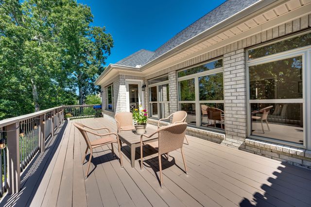 521 Summit Oaks Ct, Nashville, TN 37221