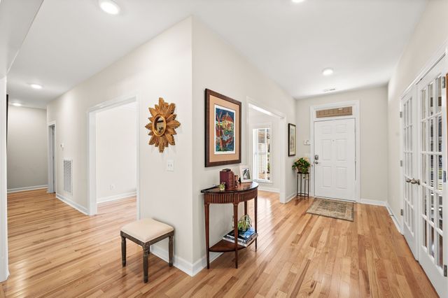 521 Summit Oaks Ct, Nashville, TN 37221