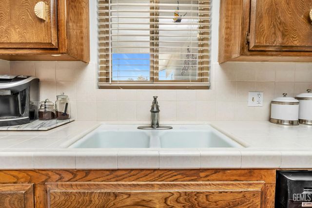 2508 Prestwick Court, Bakersfield, CA 93309