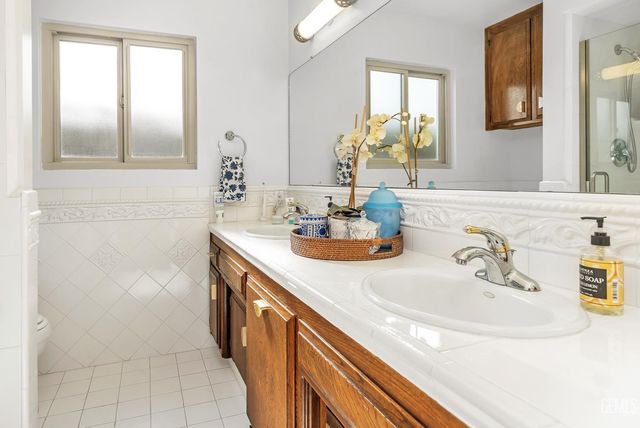 2508 Prestwick Court, Bakersfield, CA 93309