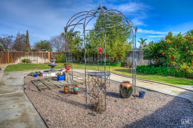 2508 Prestwick Court, Bakersfield, CA 93309