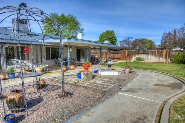 2508 Prestwick Court, Bakersfield, CA 93309