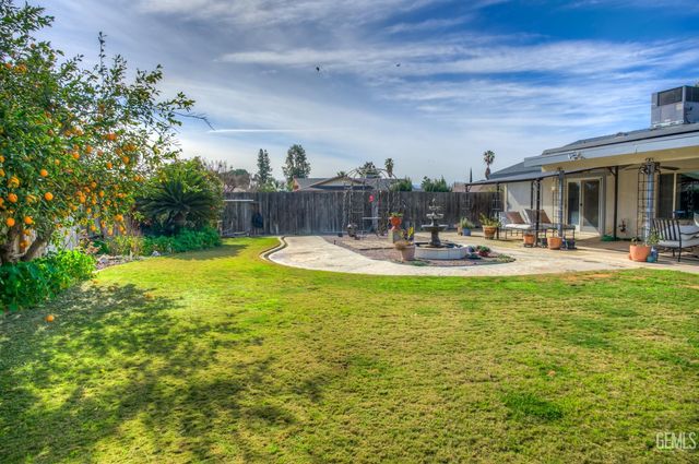 2508 Prestwick Court, Bakersfield, CA 93309