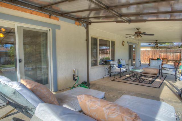 2508 Prestwick Court, Bakersfield, CA 93309