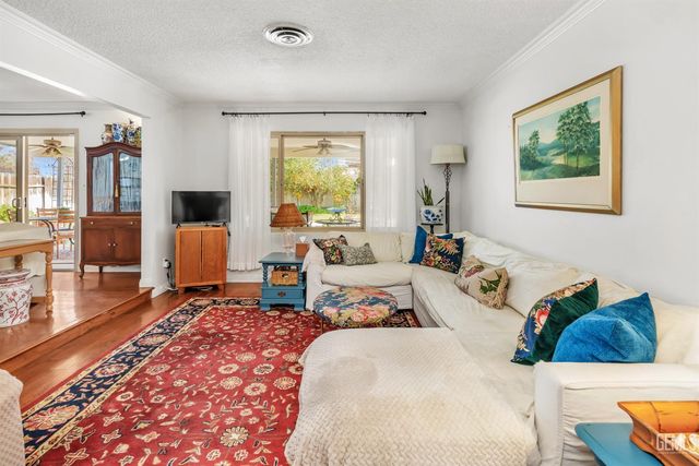 2508 Prestwick Court, Bakersfield, CA 93309