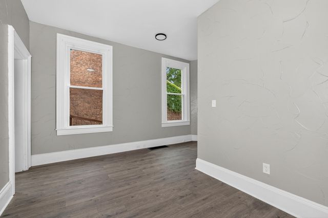 728 W 9th Street, Covington, KY 41011