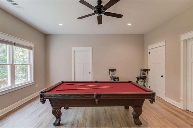 624 Skyland Drive, Hoschton, GA 30548