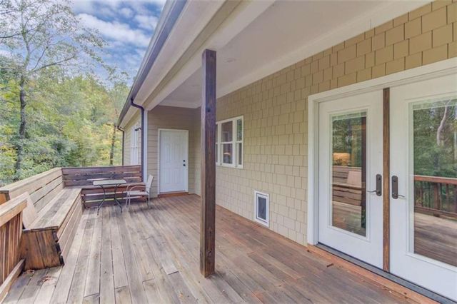 624 Skyland Drive, Hoschton, GA 30548