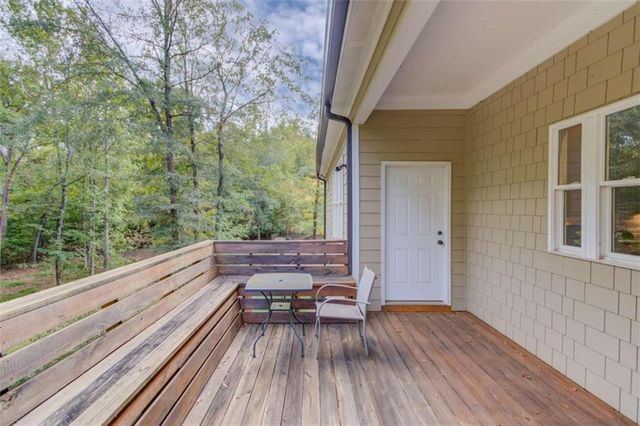624 Skyland Drive, Hoschton, GA 30548