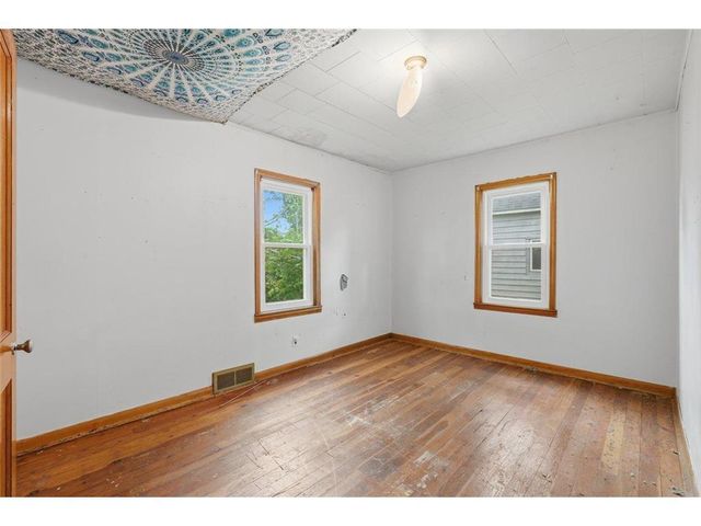921 S Main Street, River Falls, WI 54022