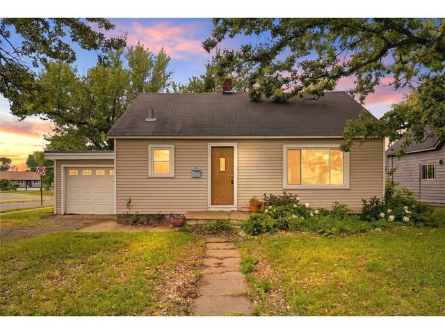 921 S Main Street, River Falls, WI 54022