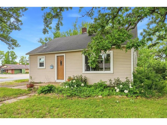 921 S Main Street, River Falls, WI 54022