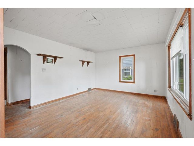 921 S Main Street, River Falls, WI 54022