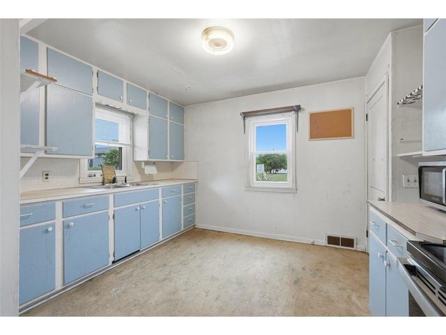 921 S Main Street, River Falls, WI 54022
