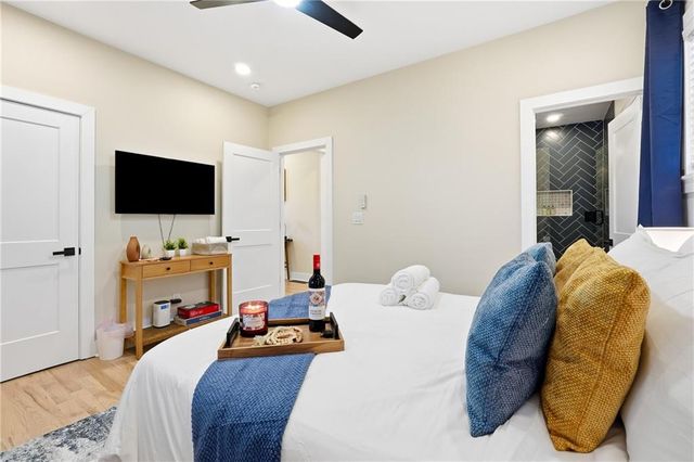 991 Joseph E Boone NW Boulevard, Atlanta, GA 30314