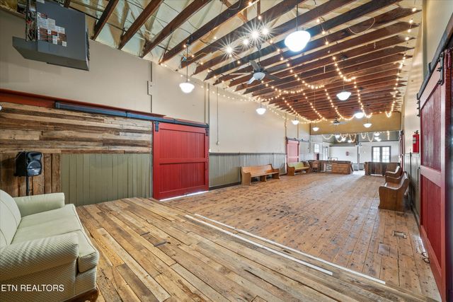 6736 Morganton Rd, Greenback, TN 37742