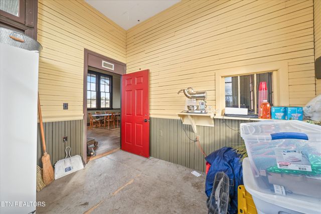 6736 Morganton Rd, Greenback, TN 37742