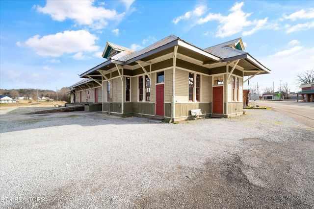 6736 Morganton Rd, Greenback, TN 37742