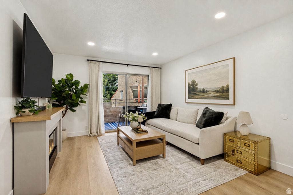 4824 S HIGHLAND CIR #204, Holladay, UT 84117 — exterior