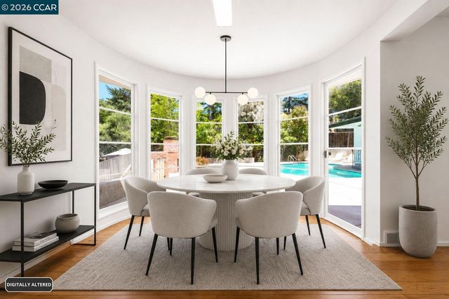 5828 Moraga Ave, Oakland, CA 94611