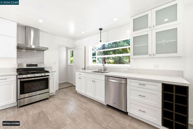 5828 Moraga Ave, Oakland, CA 94611
