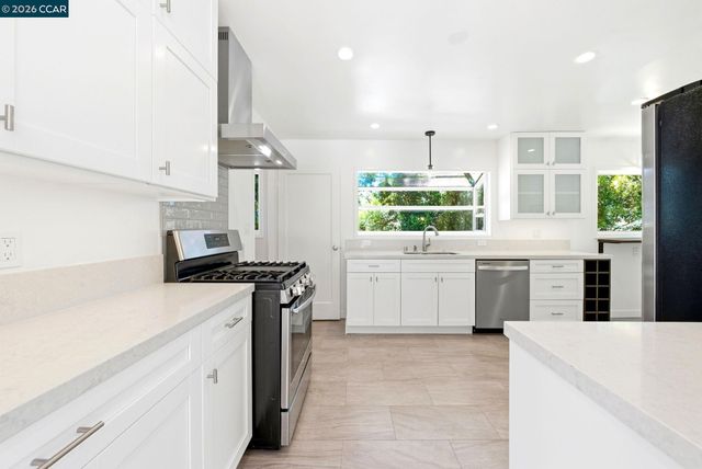 5828 Moraga Ave, Oakland, CA 94611