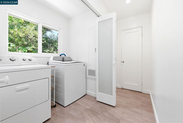 5828 Moraga Ave, Oakland, CA 94611