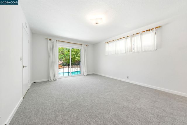5828 Moraga Ave, Oakland, CA 94611