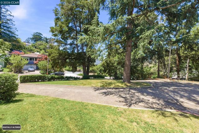 5828 Moraga Ave, Oakland, CA 94611