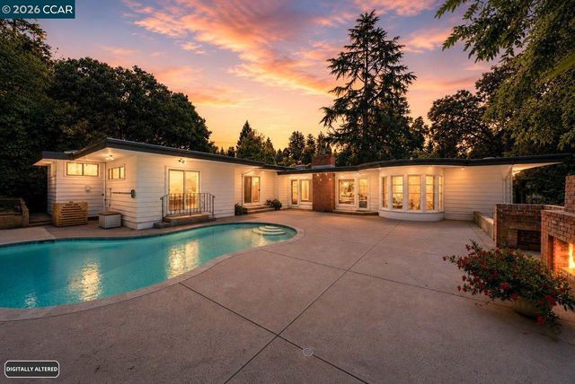 5828 Moraga Ave, Oakland, CA 94611