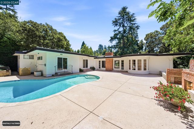 5828 Moraga Ave, Oakland, CA 94611