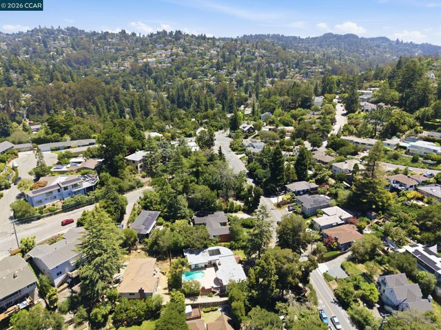 5828 Moraga Ave, Oakland, CA 94611