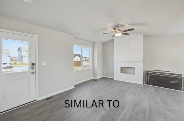 218 S Walnut Drive, Norwalk, IA 50211