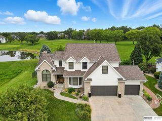 1210 Norton Drive, Papillion, NE 68046