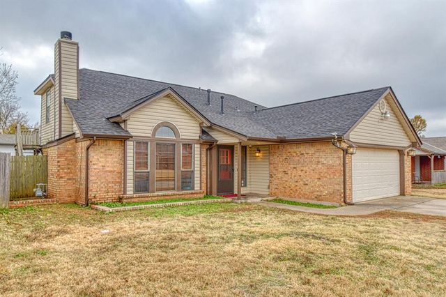 1216 NE 24th Street, Moore, OK 73160