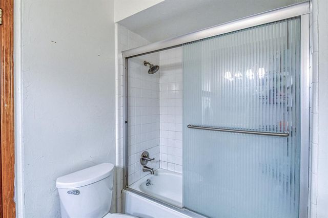 1216 NE 24th Street, Moore, OK 73160