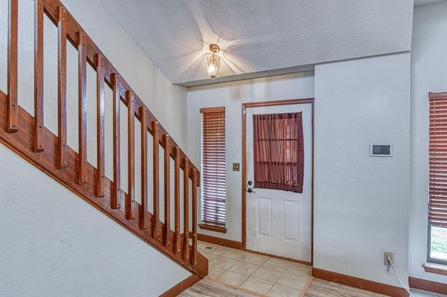 1216 NE 24th Street, Moore, OK 73160